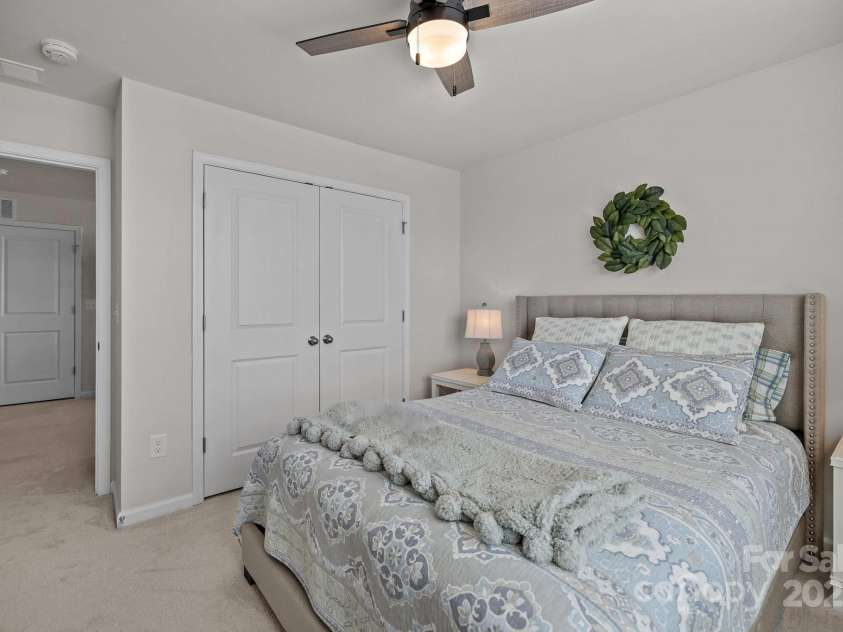 15122 Lake Ridge Road, Charlotte, NC 28278.  MLS# CAR4242300, YatesRealty ID 4530. 