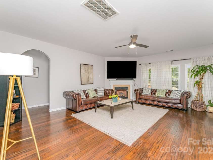 4194 Clifftonville Avenue, Concord, NC 28025.  MLS# CAR4305827, YatesRealty ID 4530. Family Room 