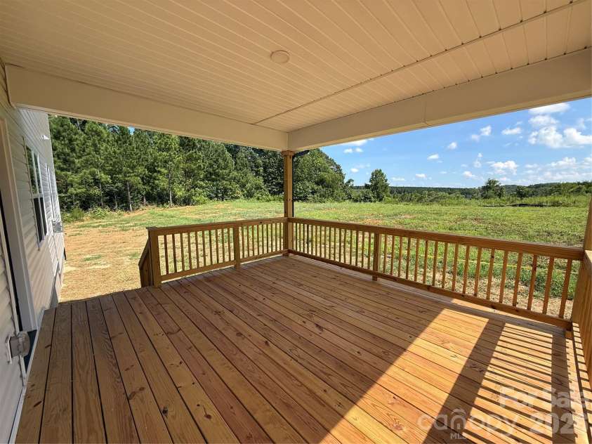 158 Kerr Walk Drive, Statesville, NC 28677.  MLS# CAR4415227, YatesRealty ID 45300. 