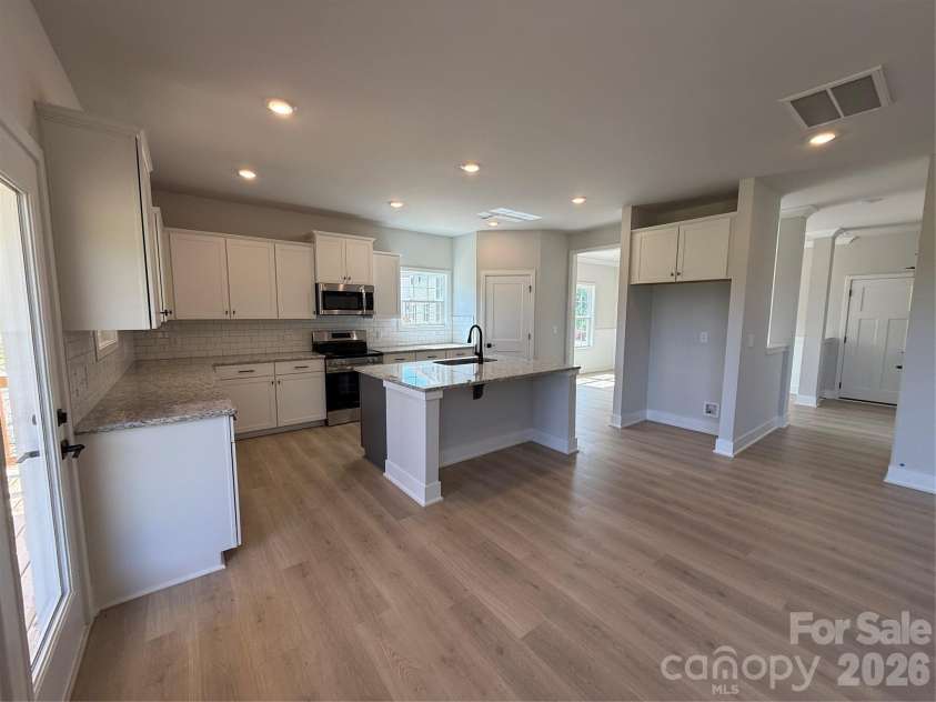 158 Kerr Walk Drive, Statesville, NC 28677.  MLS# CAR4415227, YatesRealty ID 45300. Kitchen