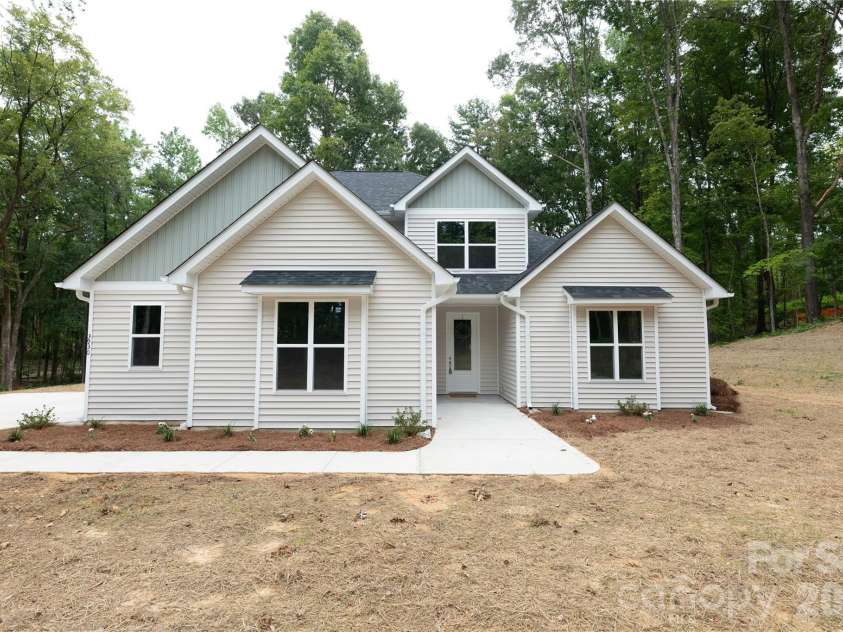 3930 Sunset Valley Drive, Concord, NC 28025.  MLS# CAR4414946, YatesRealty ID 45301. 
