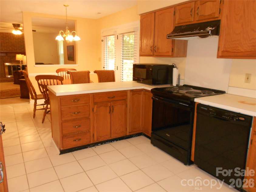 4002 Trehurst Court, Charlotte, NC 28269.  MLS# CAR4414911, YatesRealty ID 45305. 