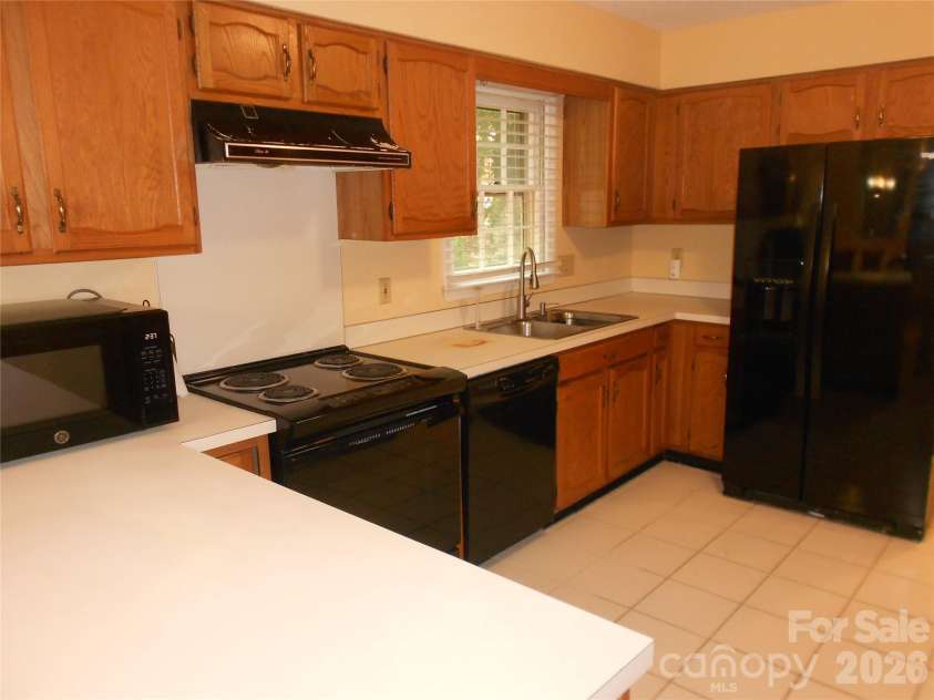 4002 Trehurst Court, Charlotte, NC 28269.  MLS# CAR4414911, YatesRealty ID 45305. 