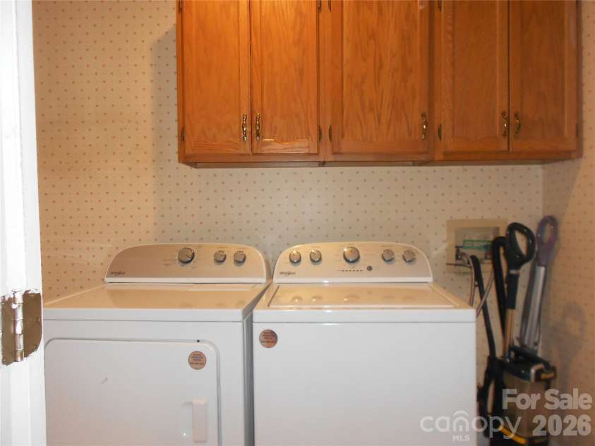4002 Trehurst Court, Charlotte, NC 28269.  MLS# CAR4414911, YatesRealty ID 45305. 