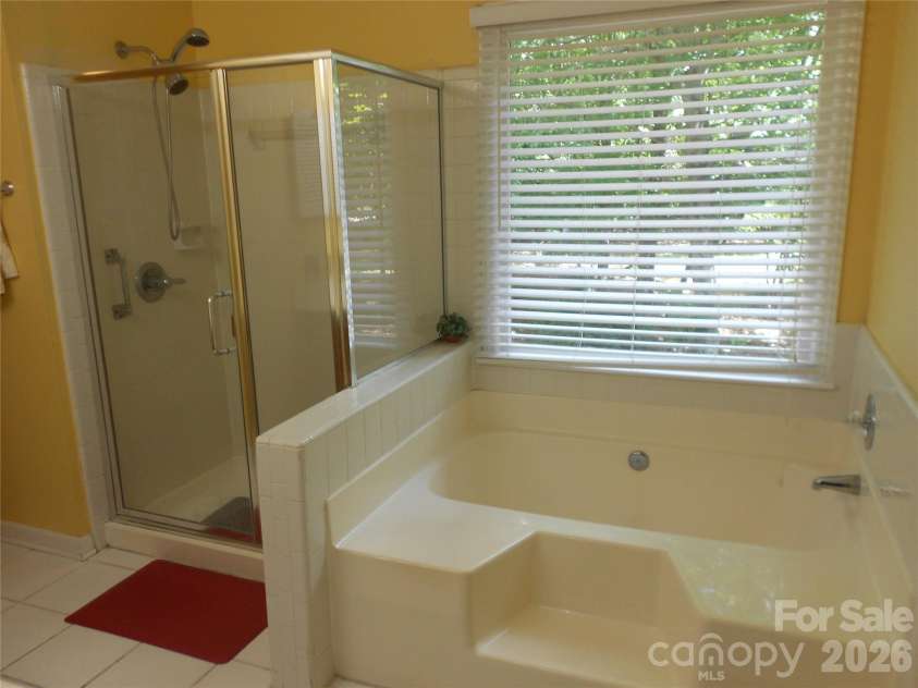 4002 Trehurst Court, Charlotte, NC 28269.  MLS# CAR4414911, YatesRealty ID 45305. 