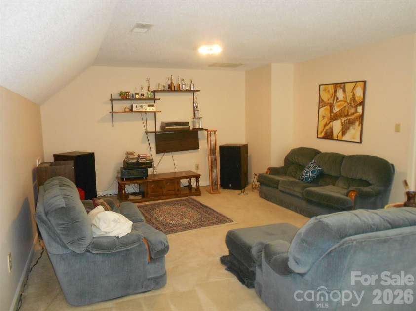4002 Trehurst Court, Charlotte, NC 28269.  MLS# CAR4414911, YatesRealty ID 45305. 