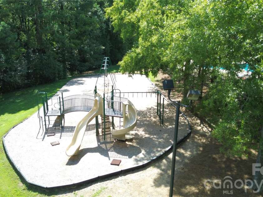 4002 Trehurst Court, Charlotte, NC 28269.  MLS# CAR4414911, YatesRealty ID 45305. 