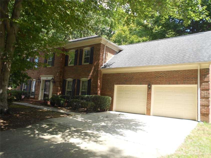 4002 Trehurst Court, Charlotte, NC 28269.  MLS# CAR4414911, YatesRealty ID 45305. 