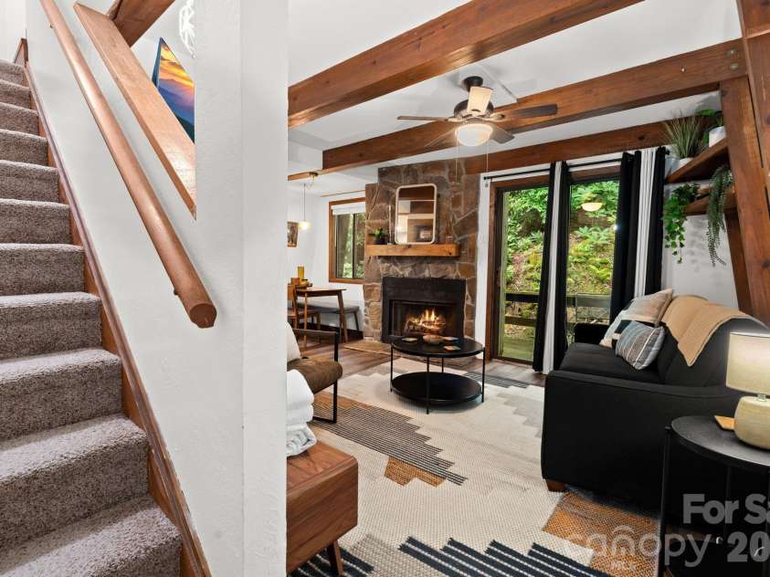 30 Creekside Drive, Banner Elk, NC 28604.  MLS# CAR4398051, YatesRealty ID 45309. 
