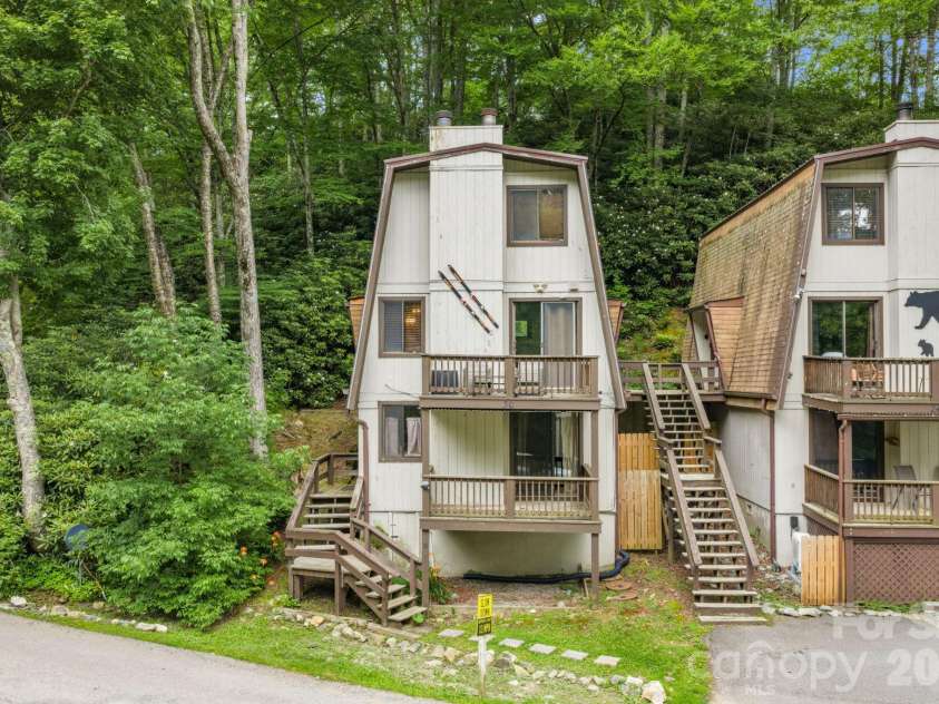 30 Creekside Drive, Banner Elk, NC 28604.  MLS# CAR4398051, YatesRealty ID 45309. 