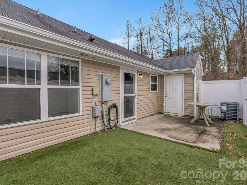 108 Lassiter Court, Mount Holly, NC 28120.  MLS# CAR4356417, YatesRealty ID 4531. 