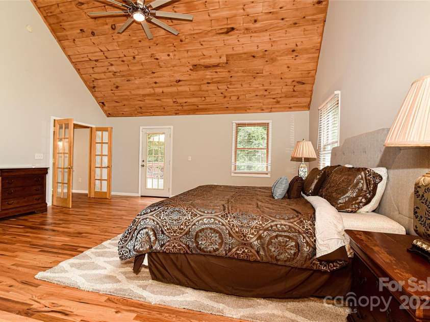 210 Craggy Street, Black Mountain, NC 28711.  MLS# CAR4238404, YatesRealty ID 4531. 