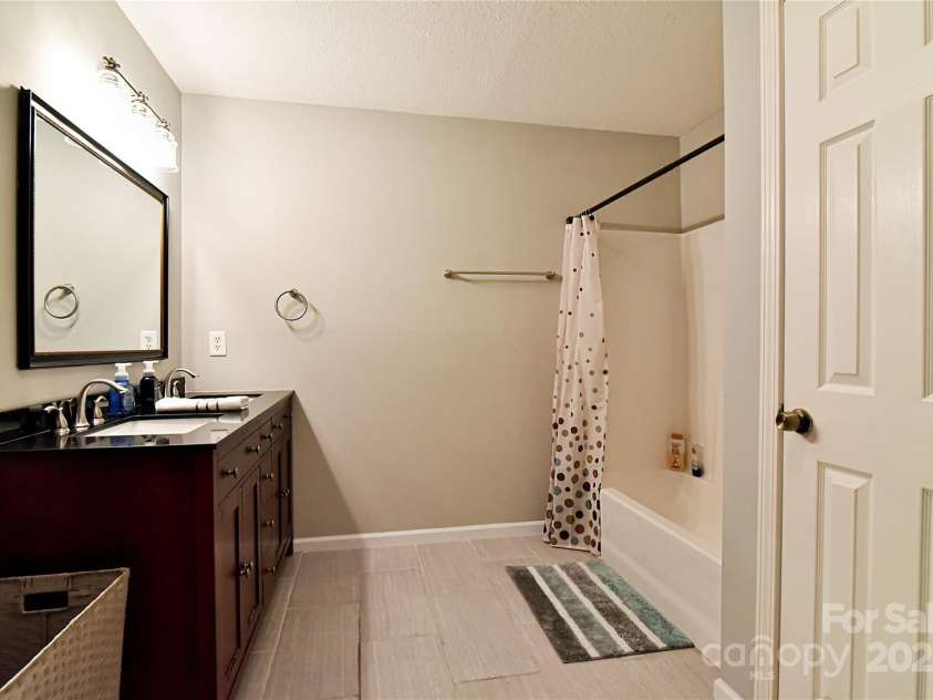 210 Craggy Street, Black Mountain, NC 28711.  MLS# CAR4238404, YatesRealty ID 4531. 
