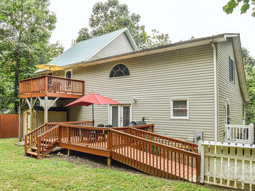 210 Craggy Street, Black Mountain, NC 28711.  MLS# CAR4238404, YatesRealty ID 4531. 