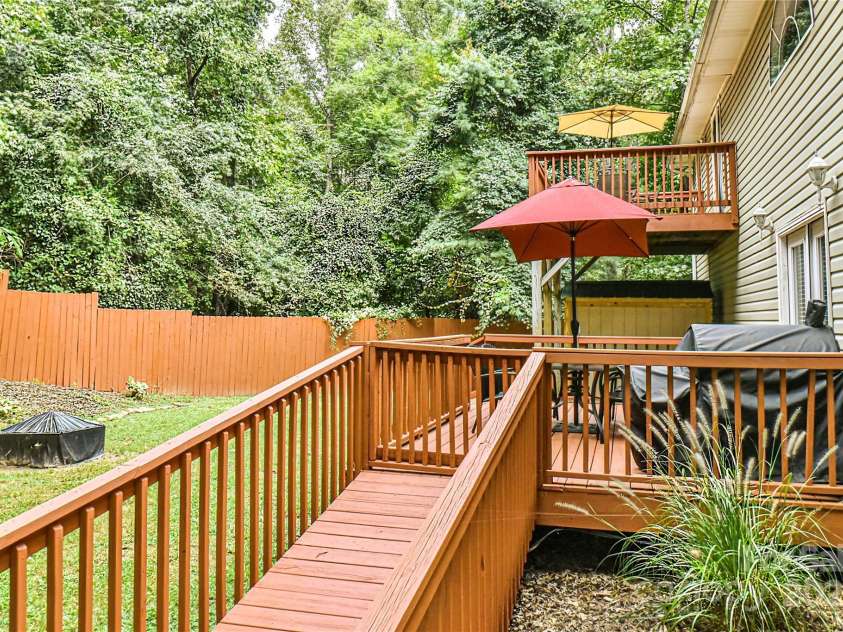 210 Craggy Street, Black Mountain, NC 28711.  MLS# CAR4238404, YatesRealty ID 4531. 