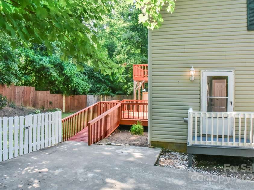 210 Craggy Street, Black Mountain, NC 28711.  MLS# CAR4238404, YatesRealty ID 4531. 