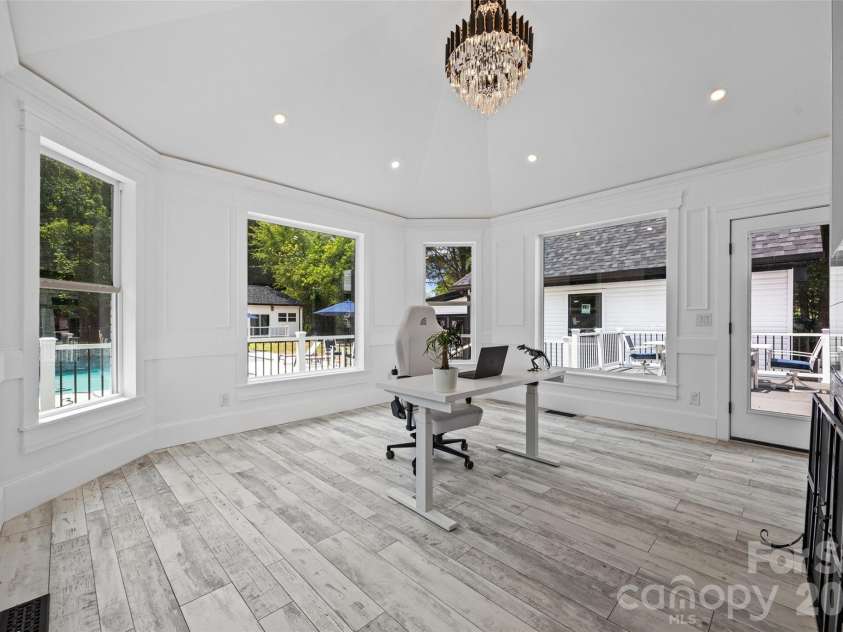 9827 Potter Road, Matthews, NC 28104.  MLS# CAR4406381, YatesRealty ID 45310. 