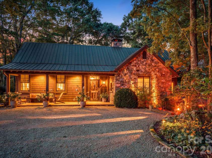 21 Corkscrew Way, Sylva, NC 28779.  MLS# CAR4415354, YatesRealty ID 45312. 