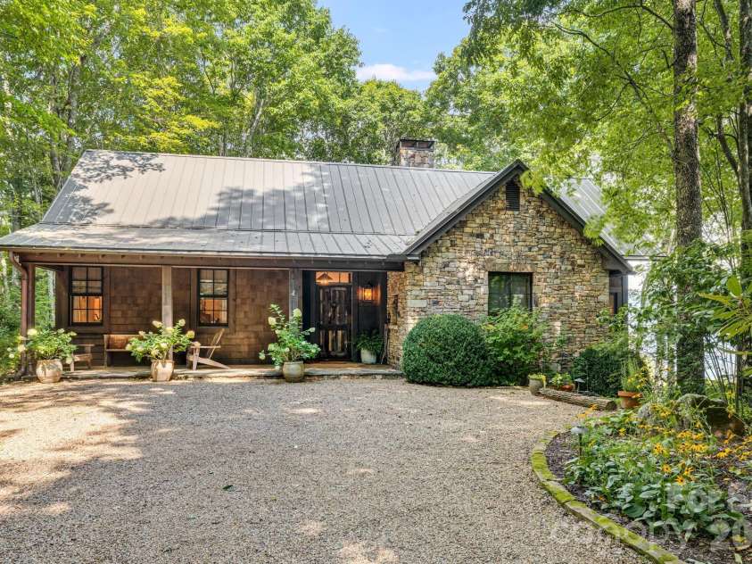 21 Corkscrew Way, Sylva, NC 28779.  MLS# CAR4415354, YatesRealty ID 45312. 