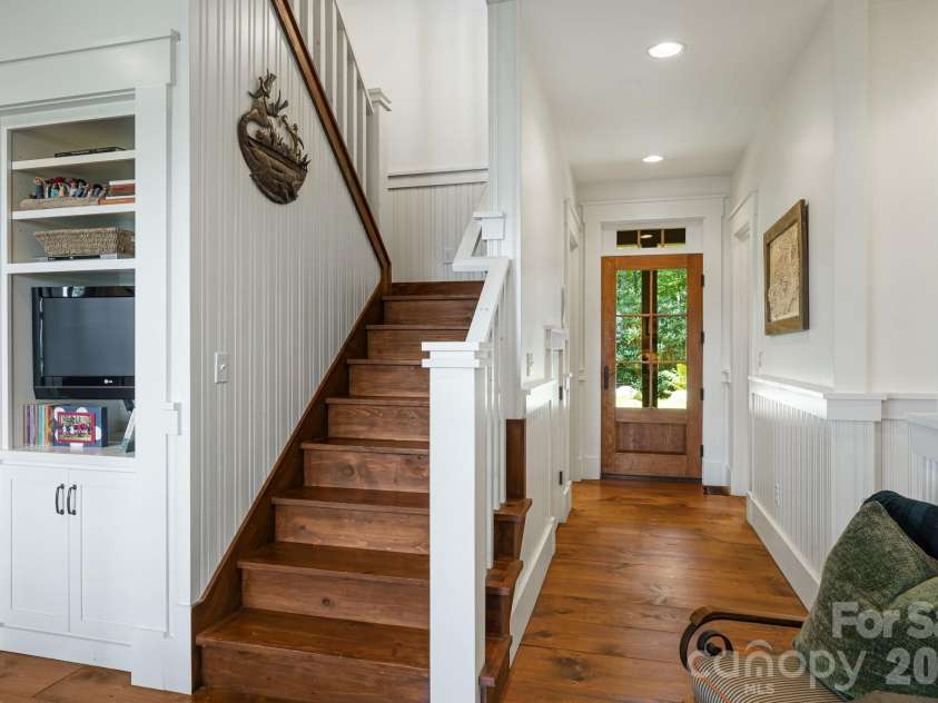 21 Corkscrew Way, Sylva, NC 28779.  MLS# CAR4415354, YatesRealty ID 45312. 