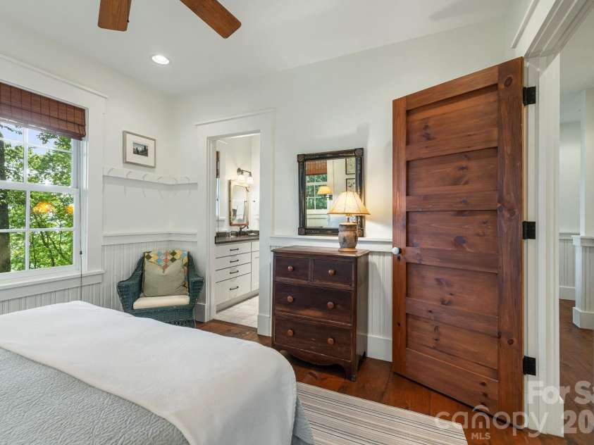 21 Corkscrew Way, Sylva, NC 28779.  MLS# CAR4415354, YatesRealty ID 45312. 
