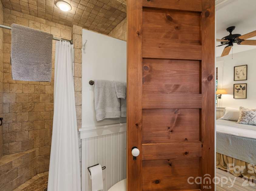 21 Corkscrew Way, Sylva, NC 28779.  MLS# CAR4415354, YatesRealty ID 45312. 