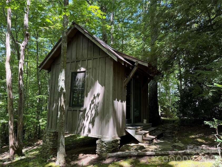 21 Corkscrew Way, Sylva, NC 28779.  MLS# CAR4415354, YatesRealty ID 45312. 