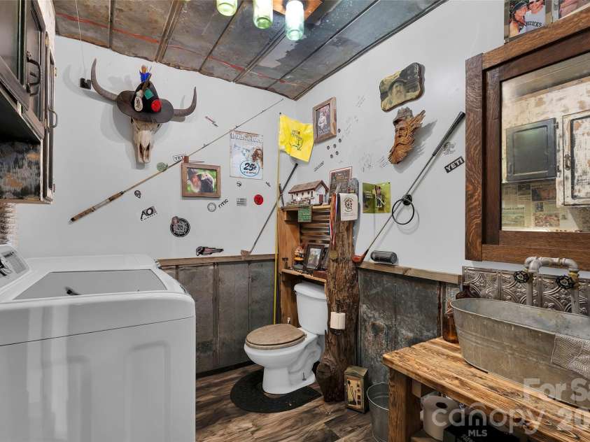 2440 Mount Lebanon Road, Campobello, SC 29322.  MLS# CAR4416231, YatesRealty ID 45313. Basement Bath/Laundry