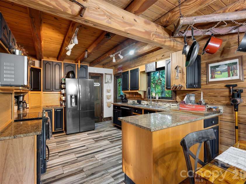 2440 Mount Lebanon Road, Campobello, SC 29322.  MLS# CAR4416231, YatesRealty ID 45313. Kitchen