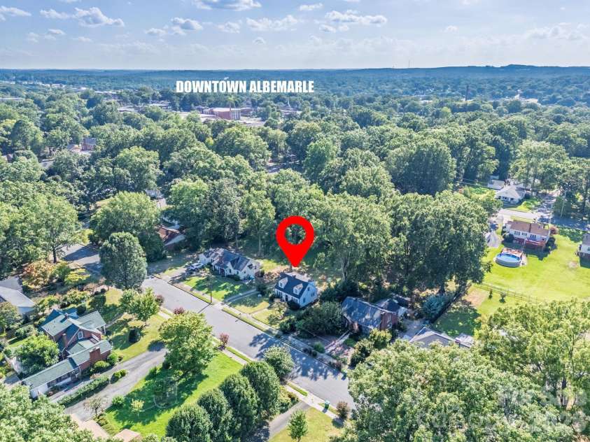 627 6th Street, Albemarle, NC 28001.  MLS# CAR4415919, YatesRealty ID 45315. 