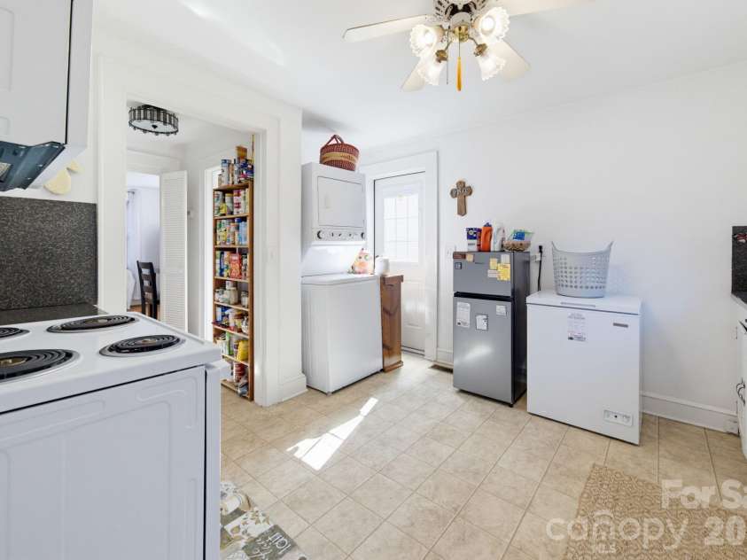 627 6th Street, Albemarle, NC 28001.  MLS# CAR4415919, YatesRealty ID 45315. 