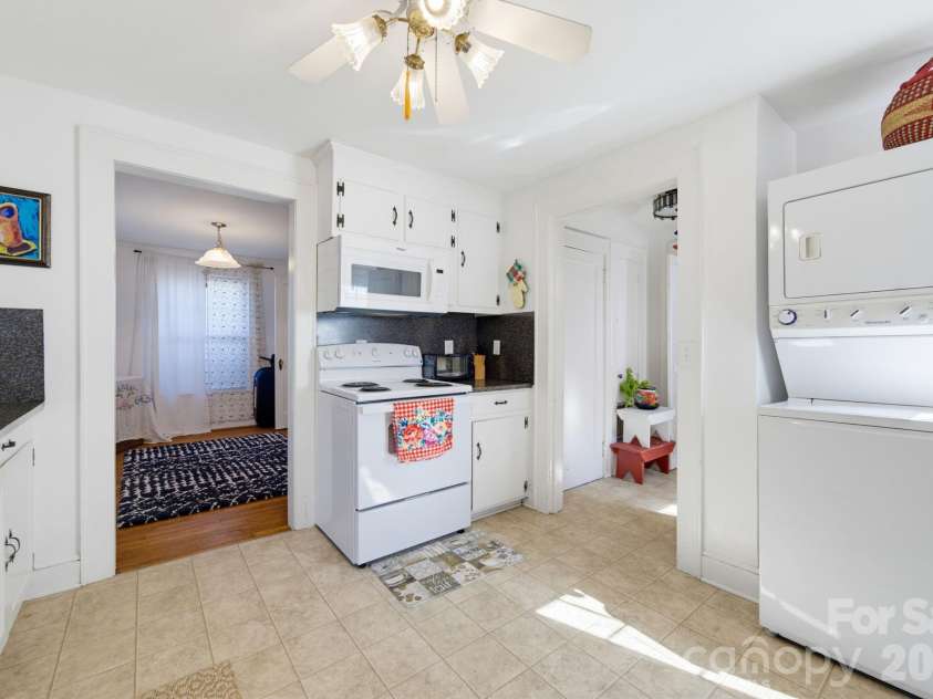 627 6th Street, Albemarle, NC 28001.  MLS# CAR4415919, YatesRealty ID 45315. 