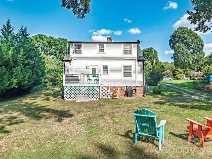 627 6th Street, Albemarle, NC 28001.  MLS# CAR4415919, YatesRealty ID 45315. 