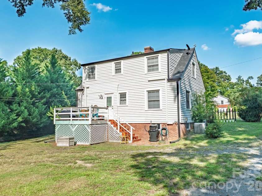 627 6th Street, Albemarle, NC 28001.  MLS# CAR4415919, YatesRealty ID 45315. 