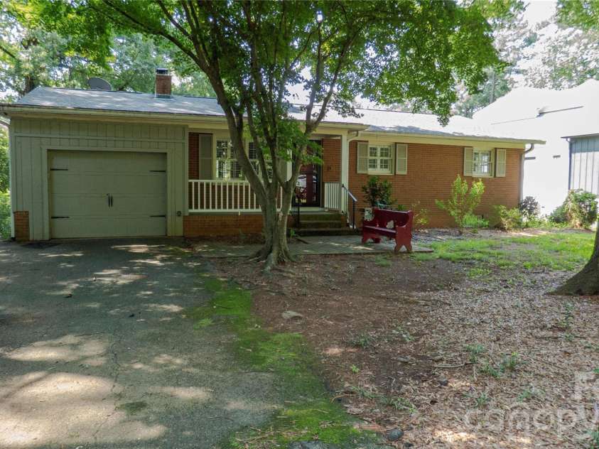 115 Rainbow Lane, Mooresville, NC 28117.  MLS# CAR4413654, YatesRealty ID 45316. 