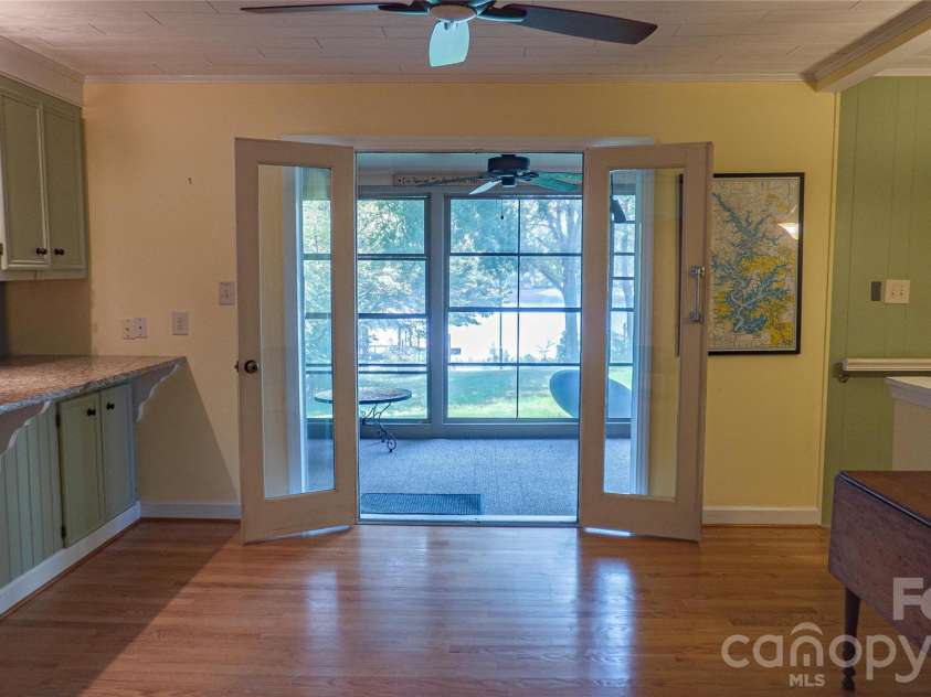 115 Rainbow Lane, Mooresville, NC 28117.  MLS# CAR4413654, YatesRealty ID 45316. 