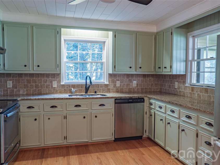 115 Rainbow Lane, Mooresville, NC 28117.  MLS# CAR4413654, YatesRealty ID 45316. 