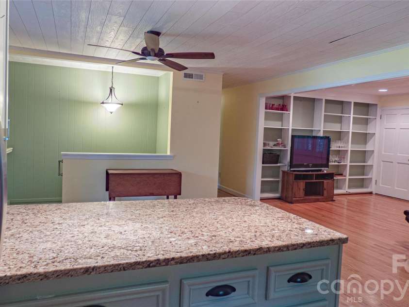 115 Rainbow Lane, Mooresville, NC 28117.  MLS# CAR4413654, YatesRealty ID 45316. 