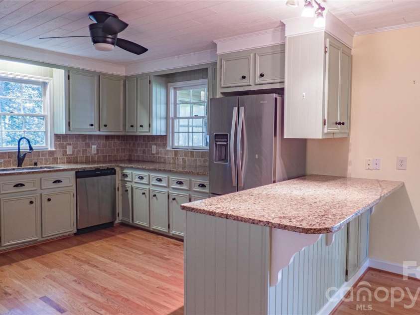 115 Rainbow Lane, Mooresville, NC 28117.  MLS# CAR4413654, YatesRealty ID 45316. 