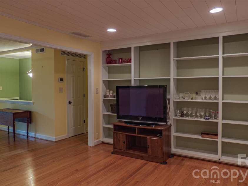 115 Rainbow Lane, Mooresville, NC 28117.  MLS# CAR4413654, YatesRealty ID 45316. 