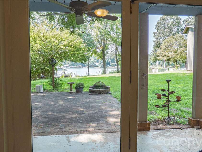 115 Rainbow Lane, Mooresville, NC 28117.  MLS# CAR4413654, YatesRealty ID 45316. 