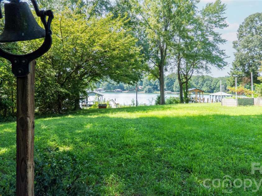 115 Rainbow Lane, Mooresville, NC 28117.  MLS# CAR4413654, YatesRealty ID 45316. 