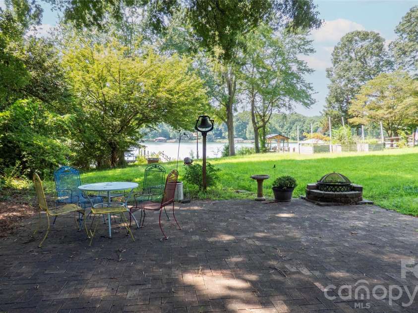 115 Rainbow Lane, Mooresville, NC 28117.  MLS# CAR4413654, YatesRealty ID 45316. 