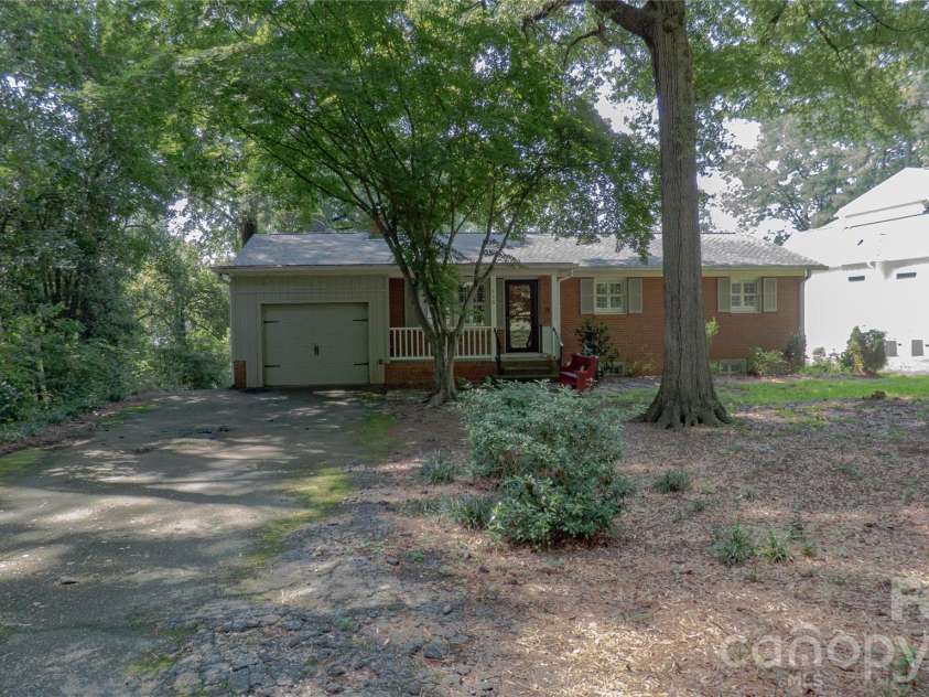 115 Rainbow Lane, Mooresville, NC 28117.  MLS# CAR4413654, YatesRealty ID 45316. 