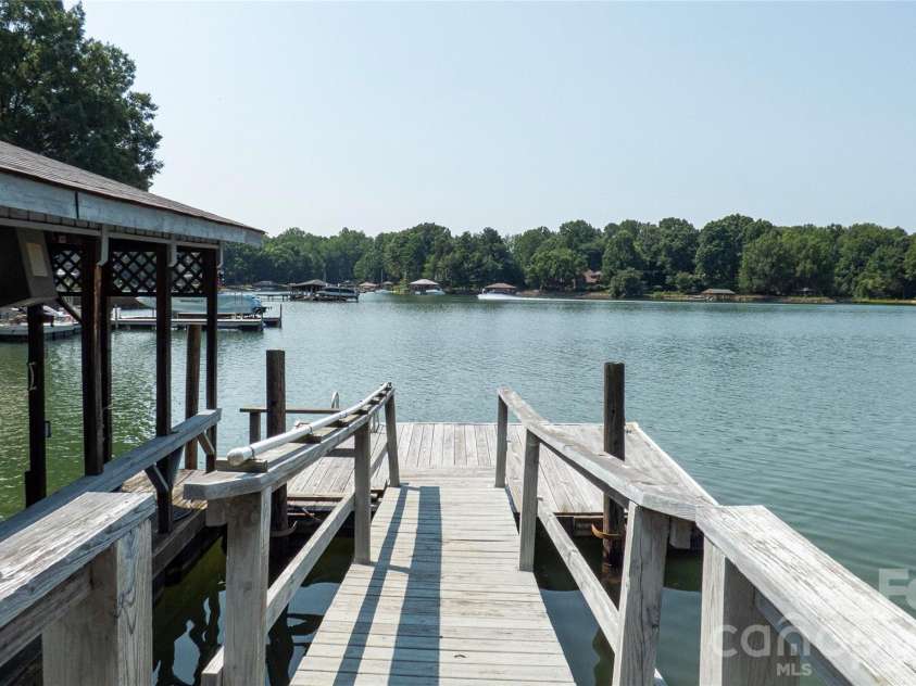 115 Rainbow Lane, Mooresville, NC 28117.  MLS# CAR4413654, YatesRealty ID 45316. Property's Private Dock