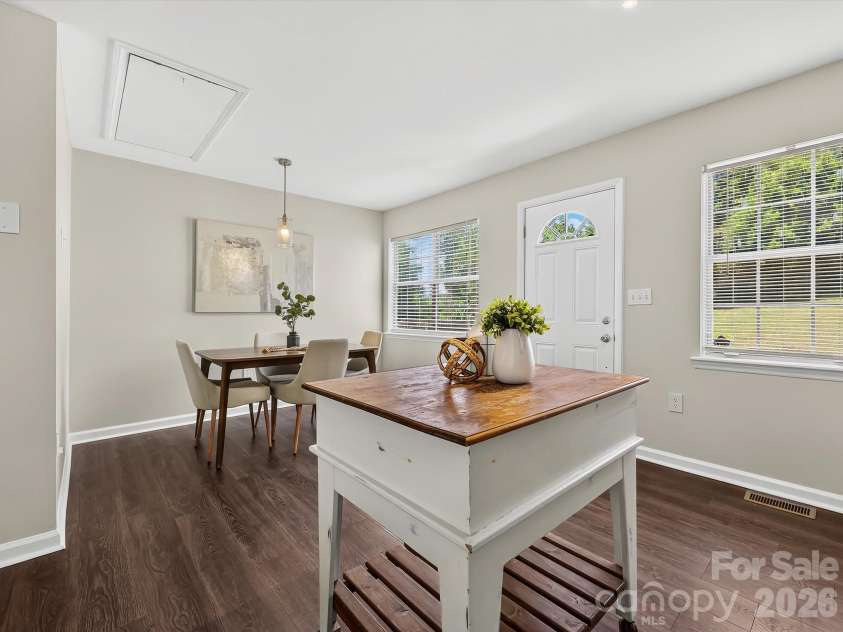 1521 Sumter Avenue, Charlotte, NC 28208.  MLS# CAR4409474, YatesRealty ID 45317. Dining Area