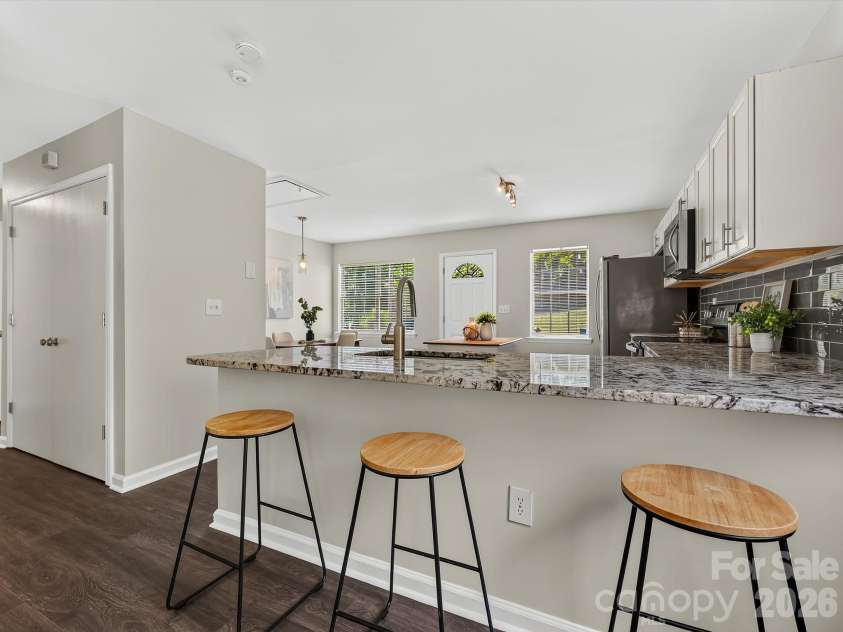 1521 Sumter Avenue, Charlotte, NC 28208.  MLS# CAR4409474, YatesRealty ID 45317. Kitchen