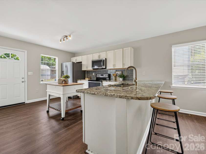 1521 Sumter Avenue, Charlotte, NC 28208.  MLS# CAR4409474, YatesRealty ID 45317. Kitchen
