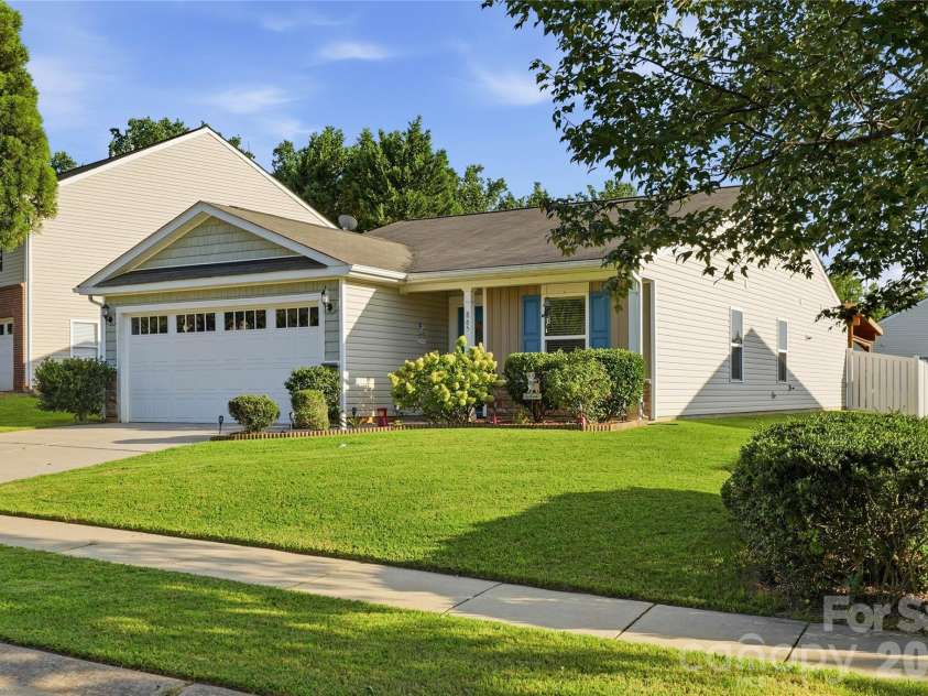 865 Willow Creek Drive, Gastonia, NC 28054.  MLS# CAR4415950, YatesRealty ID 45318. 
