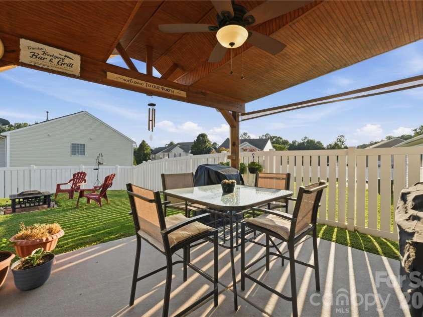 865 Willow Creek Drive, Gastonia, NC 28054.  MLS# CAR4415950, YatesRealty ID 45318. 